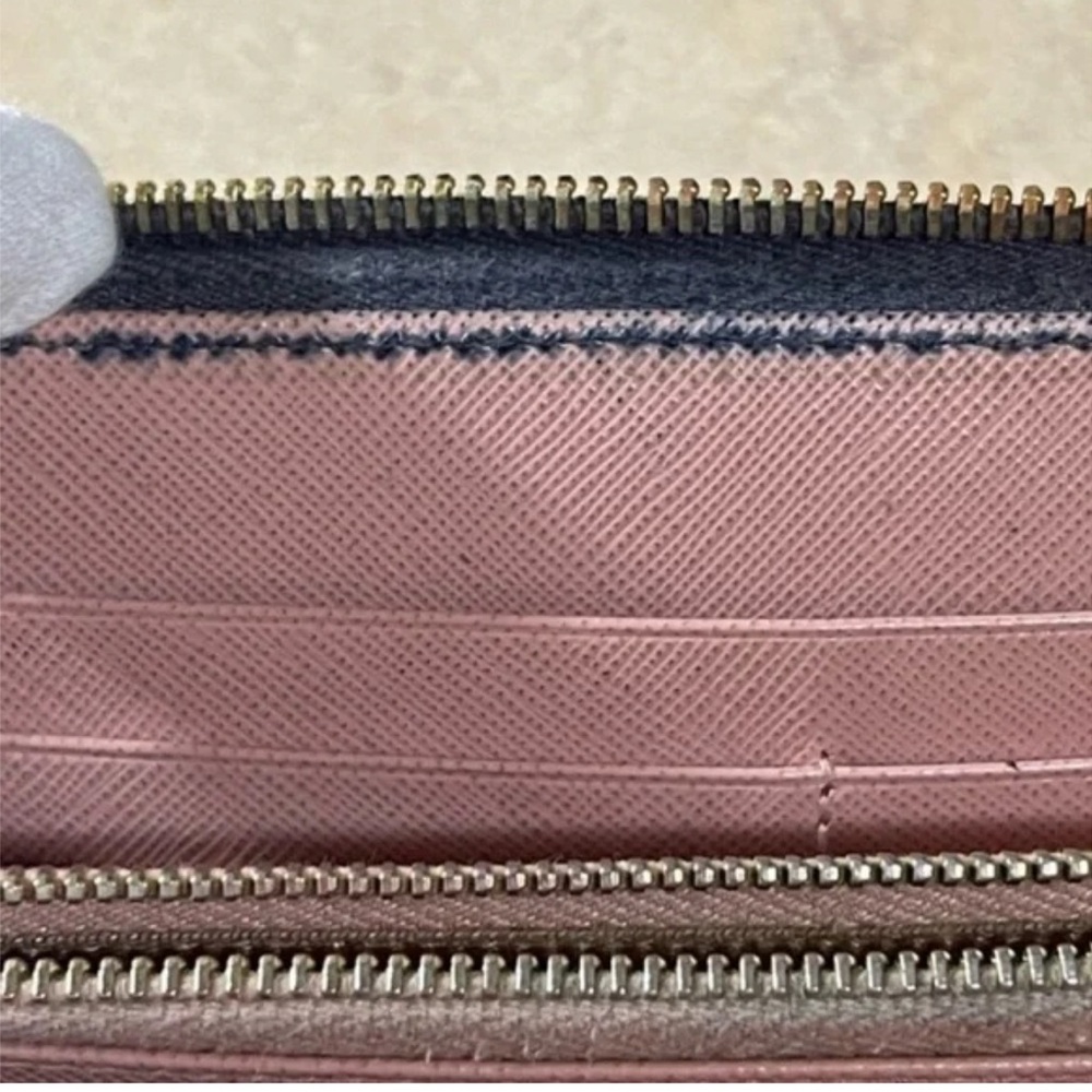 PRADA Iridescent Black Leather Pink Interior Wallet - Picture 5 of 7